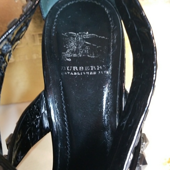 ⬇️PRICE DROP⬇️ Sexy👠💥Burberry Runway Heels💥 - Picture 6 of 8